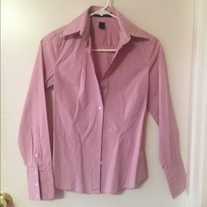 Size 0 pink top, great for work.